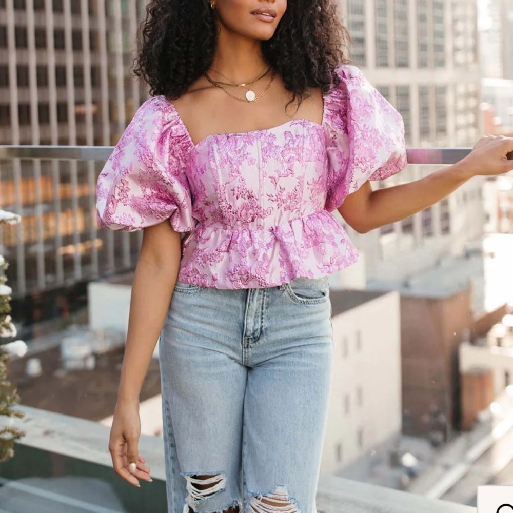 the post Veronica Berry Blouse Floral Pink Puff Sleeve Top